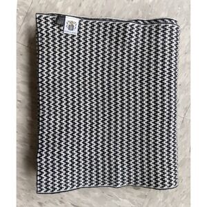 Portolano Wool Cashmere Blend Zig Zag Knit Scarf Black White Rectangle Winter